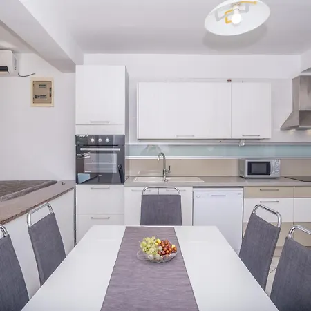 Bura Σίμπενικ